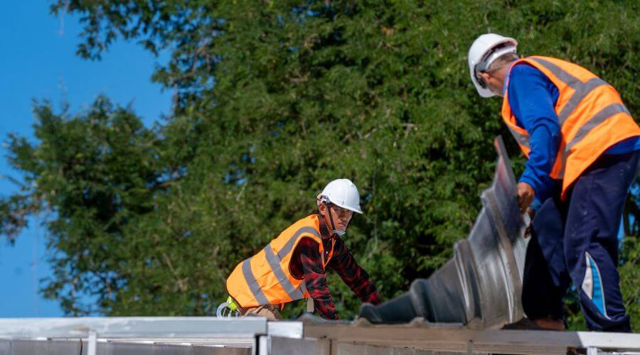 Professional residential roofers in Hingham, MT